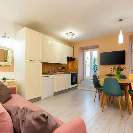 Anika Old Town Apartman