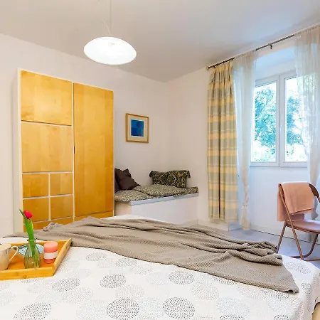 Anika Old Town Apartment