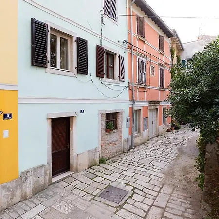 Anika Old Town Apartman *