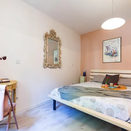 Anika Old Town Apartment *