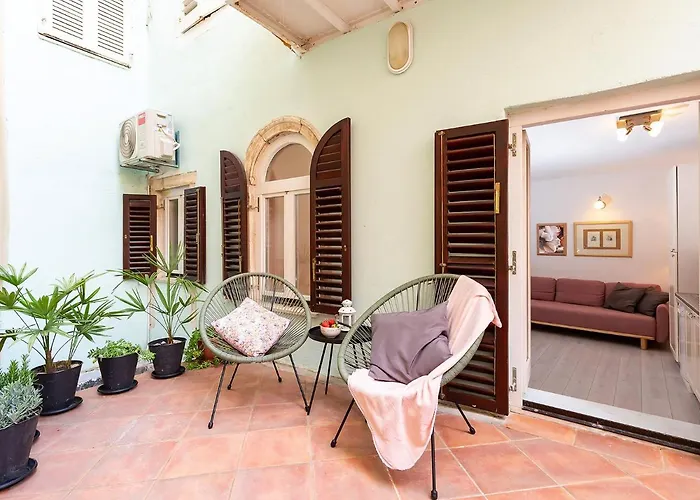 アパート Anika Old Town